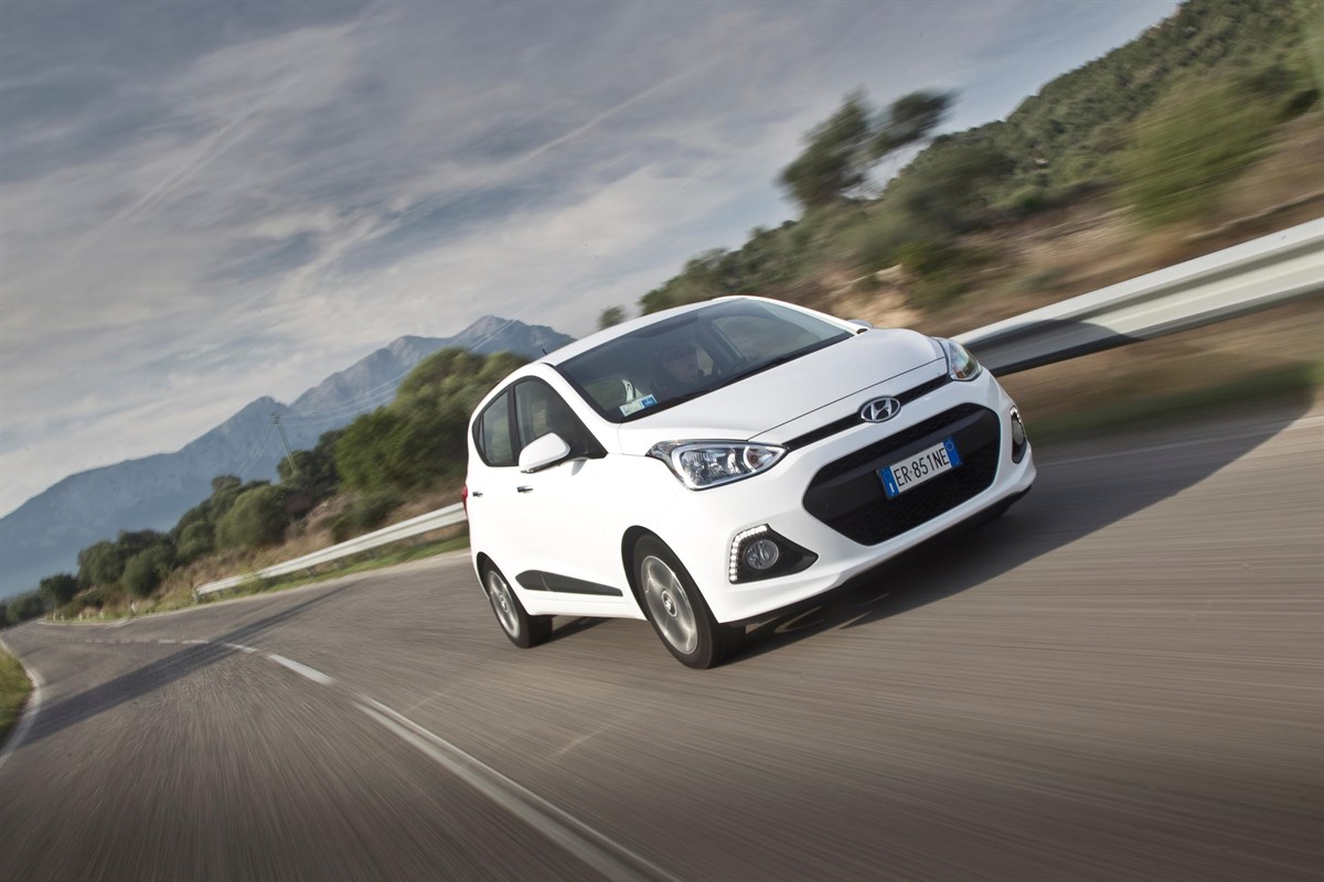 Автомобиль hyundai grand. Hyundai i10 2013-2016. Хендай и10. Хюндай i 140. Хендай 45.