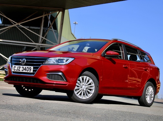 MG 5 EV first drive | gets the job done | Company Car Reviews