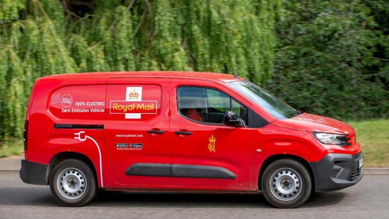 Challenges remain as fleet giants lead the transition to electric vans Having electrified their company cars, private sector Fleet200 fleets are now turning their attention to light commercial vehicles.