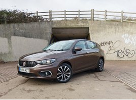 Fiat Tipo 1.6 MultiJet 120 Lounge (2016) review